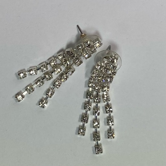 Chandelier crystal silver tone drop women earrings. Used - Picture 3 of 5